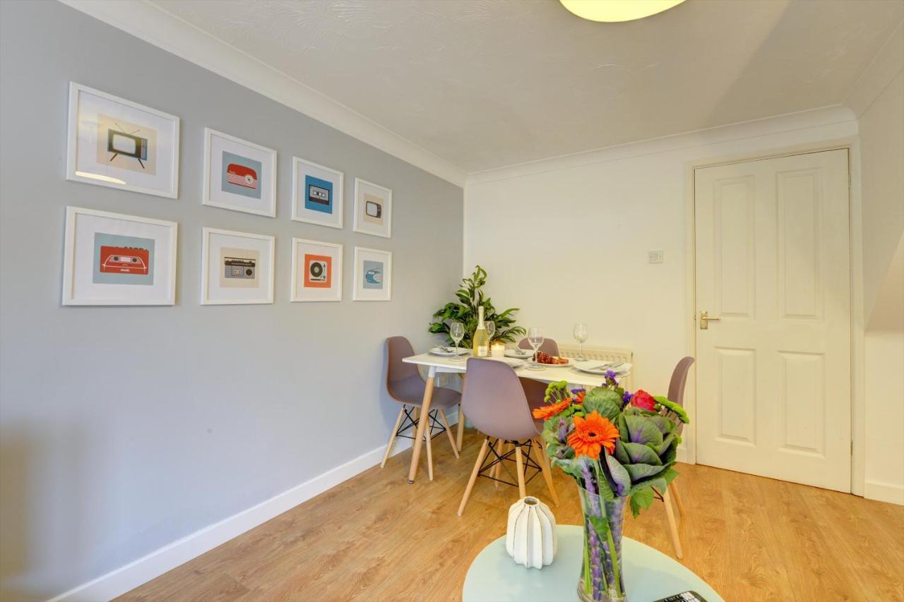 Modern 2 Bed House Sleeps 6 Southam Town Centre - Inspire Homes Ltd מראה חיצוני תמונה