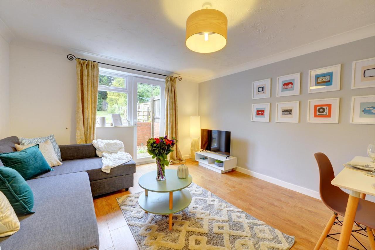 Modern 2 Bed House Sleeps 6 Southam Town Centre - Inspire Homes Ltd מראה חיצוני תמונה