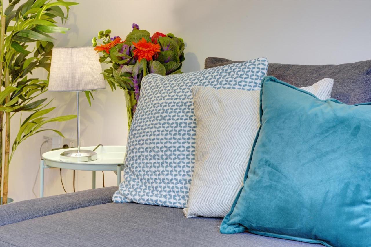 Modern 2 Bed House Sleeps 6 Southam Town Centre - Inspire Homes Ltd מראה חיצוני תמונה